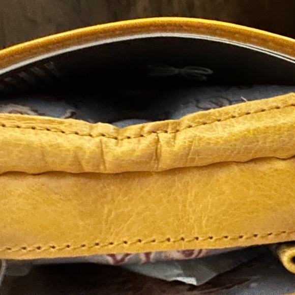 Hobo Wallet/Cardholder - Picture 4 of 5